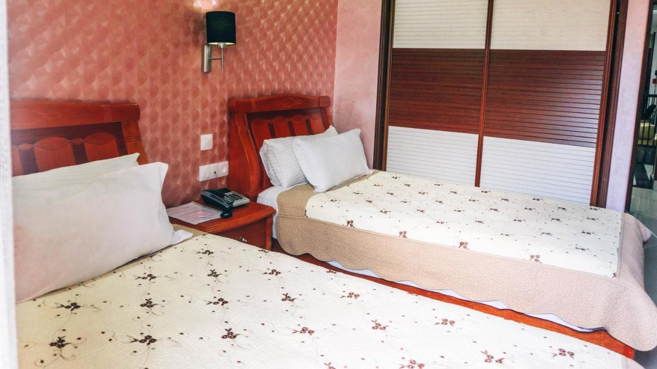 Hotel Atenas Тетуан Экстерьер фото